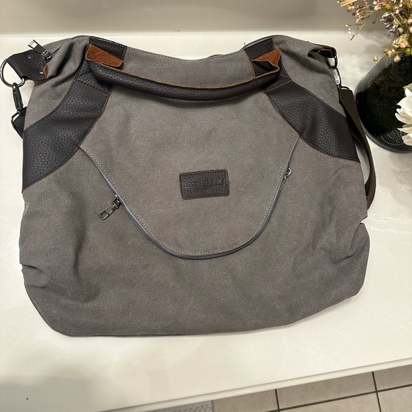 New Threaded Pear Canvas Tote Nag weekend Getaway Carry on with Multiple Pockets - Picture 3 of 9